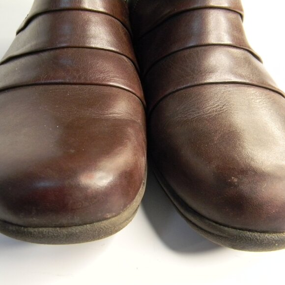 NIB Womens Clarks Christine Tilt Brown Leather Upper Boots Size 8.5M - Picture 3 of 10